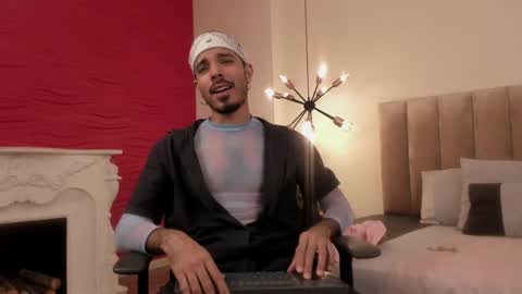 Snapshot of miguelsanfrancisco chatting on February 7, 2025, 11:45 am miguelsanfrancisco online show from February 7, 2025, 11:45 am