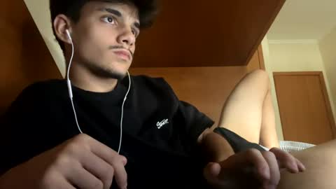 migueltomas34 online show from June 13, 2026, 3:32 pm