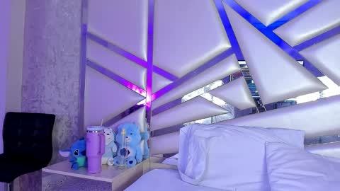 MIA 3 online show from October 7, 2025, 3:04 am