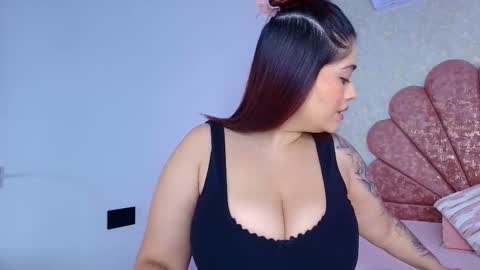 Mia  online show from January 13, 2026, 11:59 am