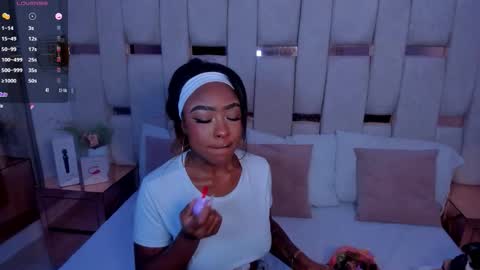 Miia Schwarz  online show from September 29, 2025, 12:21 pm