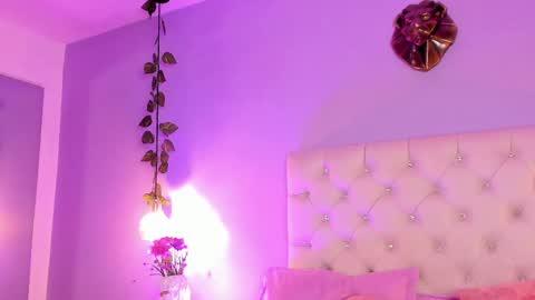 Snapshot of miia_taylor_1_ chatting on March 2, 2025, 2:10 pm Mia online show from March 2, 2025, 2:10 pm