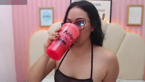 Snapshot of miichellbunny chatting on April 13, 2026, 10:37 pm miichellbunny online show from April 13, 2026, 10:37 pm