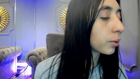 miilu  online show from January 18, 2025, 6:13 am