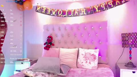 Snapshot of miilu_dancer_ chatting on October 8, 2025, 11:13 pm Lucii online show from October 8, 2025, 11:13 pm