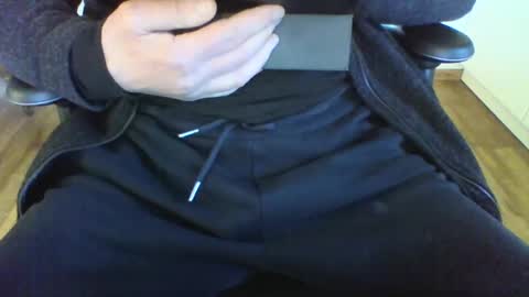 mik online show from January 31, 2025, 10:52 am