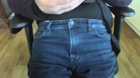 mik online show from February 10, 2025, 11:57 am