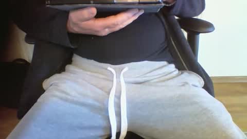 mik online show from September 22, 2025, 10:28 am