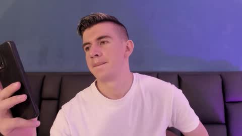 mikael online show from February 12, 2026, 4:18 am