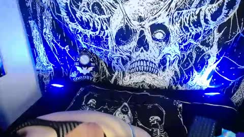 Mika online show from April 20, 2026, 10:33 pm