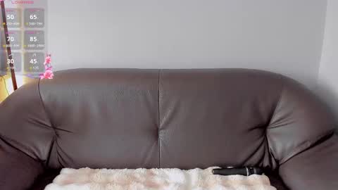 mikasssu online show from March 17, 2026, 1:14 pm