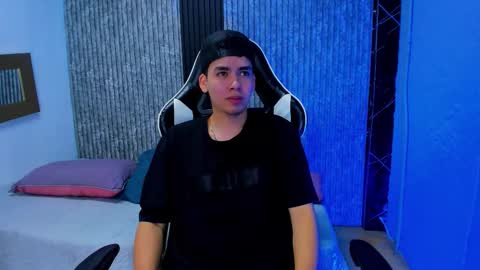 Mike 0233 online show from December 18, 2025, 5:02 am