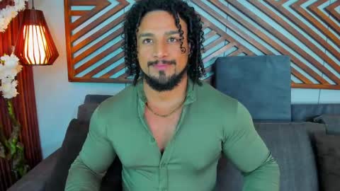 Snapshot of mike_estevess chatting on May 14, 2026, 4:30 am online show from May 14, 2026, 4:30 am