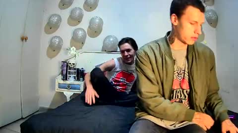 Hot Buns online show from April 25, 2026, 12:08 pm