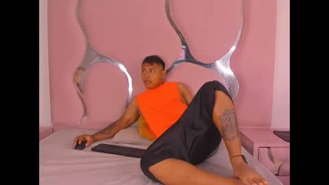 Snapshot of mikeandmoonasm chatting on October 21, 2025, 12:28 pm mikeandmoonasm online show from October 21, 2025, 12:28 pm