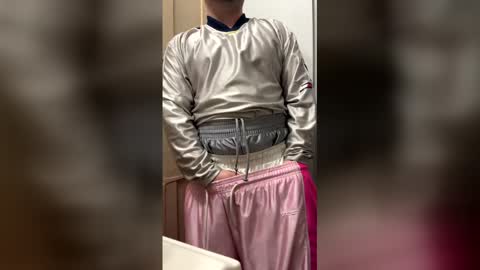 Snapshot of mikeballshorts chatting on May 2, 2026, 7:24 am mikeballshorts online show from May 2, 2026, 7:24 am