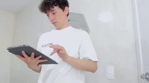 Mikebelf4 online show from December 17, 2025, 1:55 am