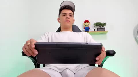 Mike Cooper online show from October 23, 2025, 12:32 am