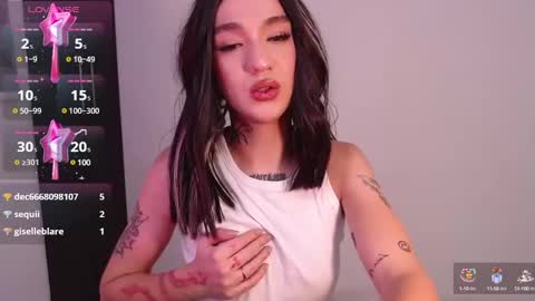 ZARA BLARE online show from February 21, 2025, 11:54 pm