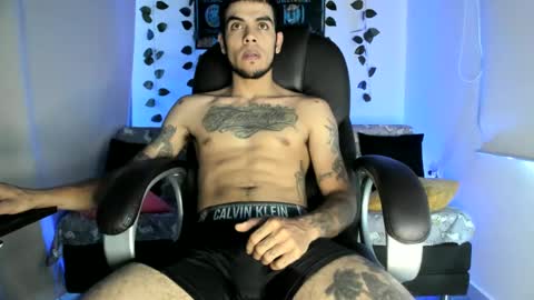 mikee_scooth online show from September 16, 2025, 5:36 pm