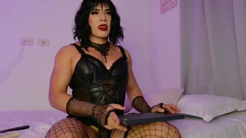 mikegaitan1 online show from September 12, 2025, 8:53 pm