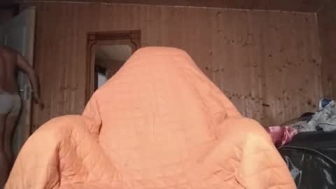 MikeLaur online show from September 10, 2025, 6:41 pm