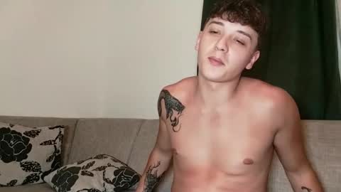 MikeLaur online show from September 19, 2025, 6:19 pm