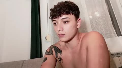 MikeLaur online show from October 6, 2025, 6:05 pm