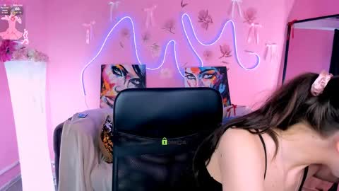 Miki online show from May 29, 2026, 5:49 am