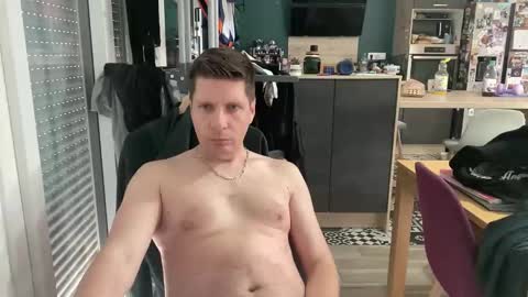 miklp8463 online show from March 11, 2026, 9:37 am