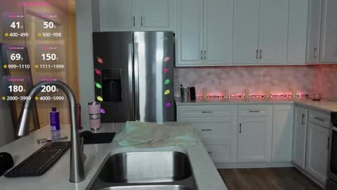 Snapshot of mikmagik chatting on December 29, 2024, 3:11 am Mikaylah online show from December 29, 2024, 3:11 am