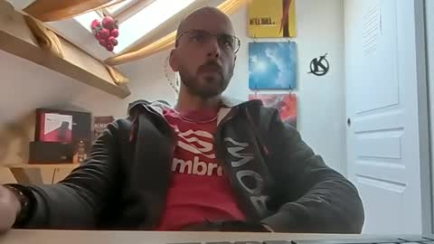 Snapshot of mikmik91 chatting on December 20, 2024, 11:43 am mikmik91 online show from December 20, 2024, 11:43 am