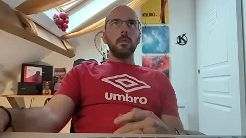 Snapshot of mikmik91 chatting on December 24, 2024, 2:33 pm mikmik91 online show from December 24, 2024, 2:33 pm