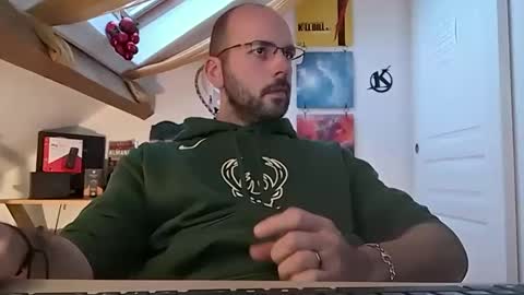 Snapshot of mikmik91 chatting on January 7, 2025, 4:05 pm mikmik91 online show from January 7, 2025, 4:05 pm