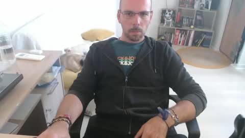 Snapshot of mikmik91 chatting on September 15, 2025, 10:15 am mikmik91 online show from September 15, 2025, 10:15 am