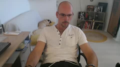 Snapshot of mikmik91 chatting on September 18, 2025, 2:41 pm mikmik91 online show from September 18, 2025, 2:41 pm