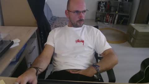 Snapshot of mikmik91 chatting on October 20, 2025, 2:17 pm mikmik91 online show from October 20, 2025, 2:17 pm