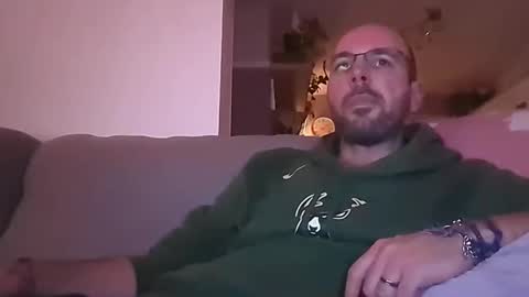 mikmik91 online show from February 9, 2026, 12:47 am