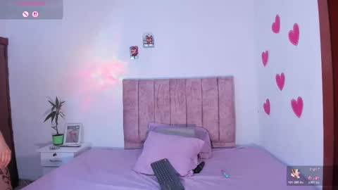 Snapshot of mila_1wood chatting on November 14, 2025, 1:21 pm mila_1wood online show from November 14, 2025, 1:21 pm