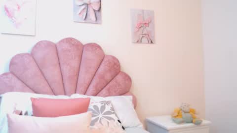 mila_adamss online show from May 23, 2026, 10:19 am