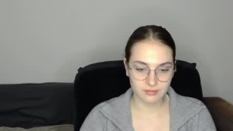 mila_keyy online show from April 27, 2026, 8:40 pm