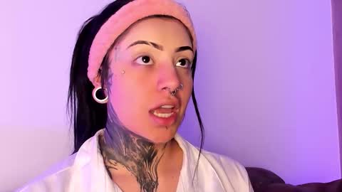 Snapshot of mila_monty__ chatting on October 18, 2025, 3:20 am     online show from October 18, 2025, 3:20 am