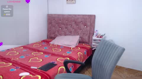 Snapshot of mila_morgan_ chatting on February 18, 2025, 6:58 pm Mila Morgan online show from February 18, 2025, 6:58 pm