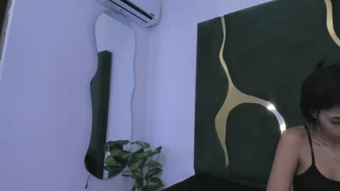 Snapshot of mila_petiteasm chatting on July 1, 2026, 12:18 pm mila_petiteasm online show from July 1, 2026, 12:18 pm