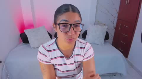 martina online show from April 4, 2026, 2:54 am