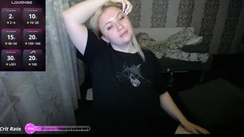 Mila online show from October 4, 2025, 9:24 pm