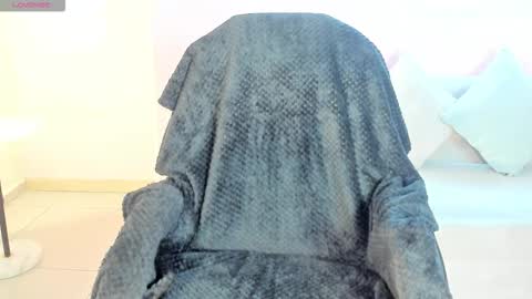 Mila online show from January 8, 2026, 2:36 am