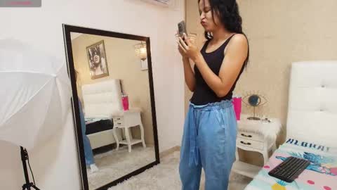 miladiosa online show from January 19, 2026, 11:47 am