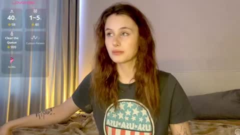 Snapshot of milaelin chatting on July 26, 2026, 1:07 pm Mila online show from July 26, 2026, 1:07 pm