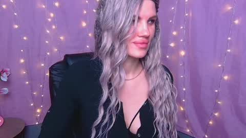 Milaloona online show from March 27, 2026, 1:44 pm